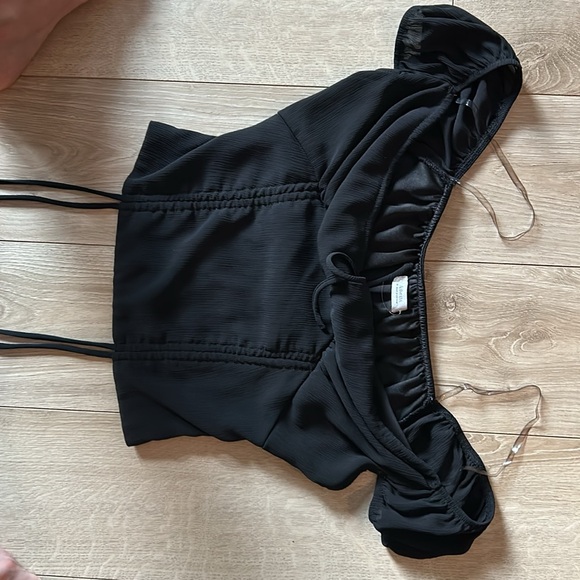 Ladies Active USA dress top crop. Size M - Picture 3 of 3